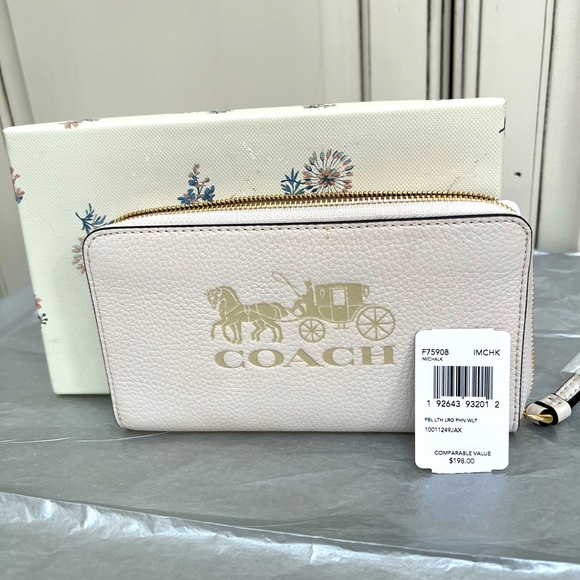 Coach wallet/wristlet - Picture 1 of 1